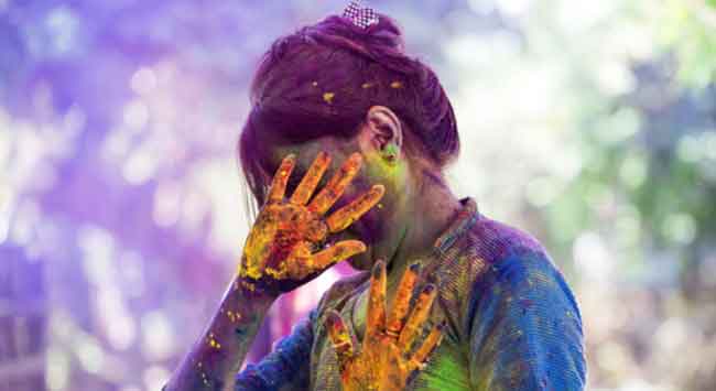 How to Remove Holi from Face Skin-